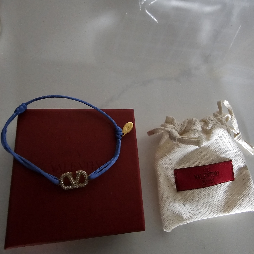 VLOGO SIGNATURE BRACELET IN COTTON AND SWAROVSKI® CRYSTALS